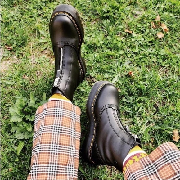 Dr. Martens Shoes - 🆕NIB Dr. Martens Jetta Sendal Leather Boot size 9